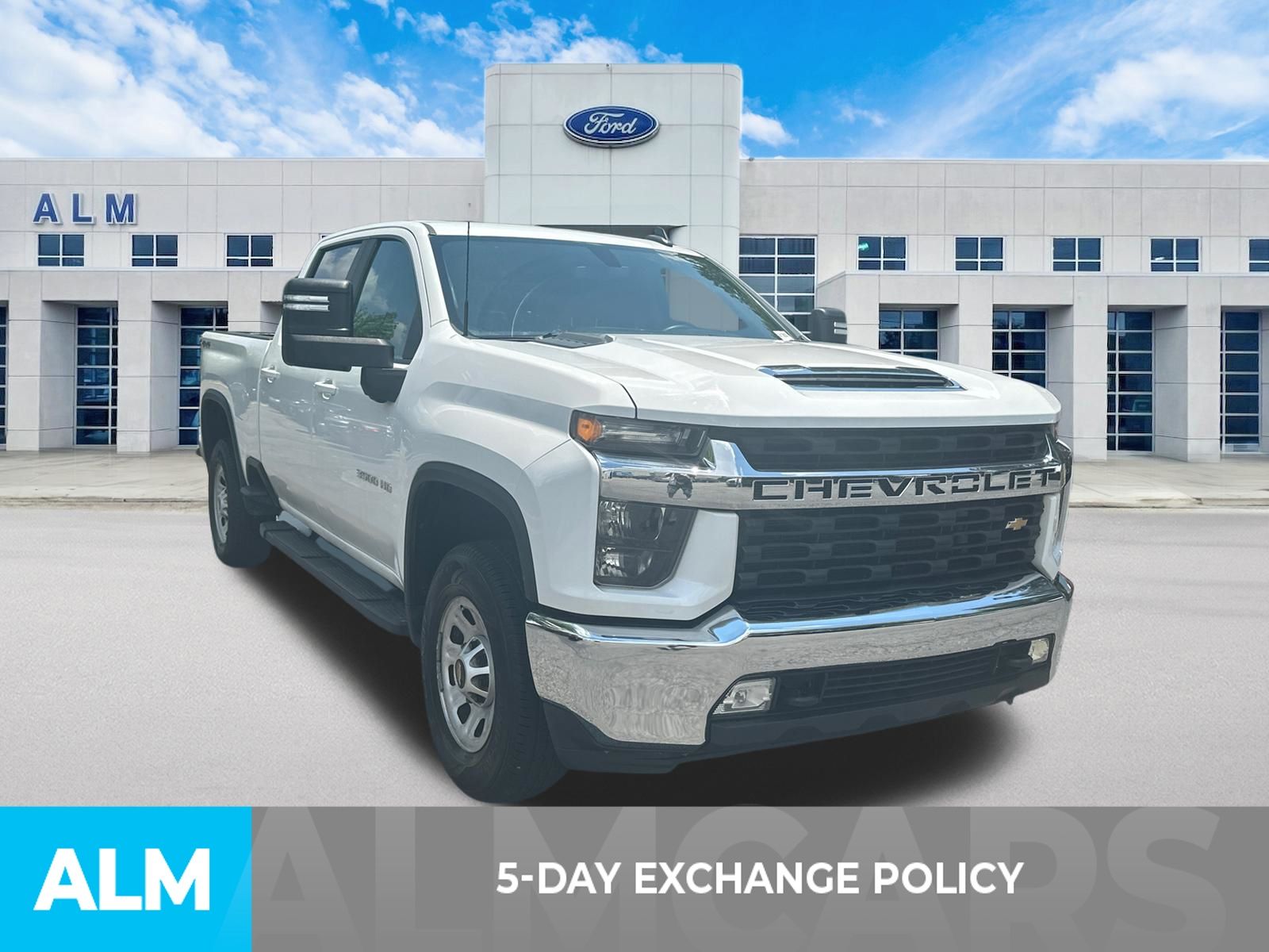 Used 2022 White Chevrolet LT image 3