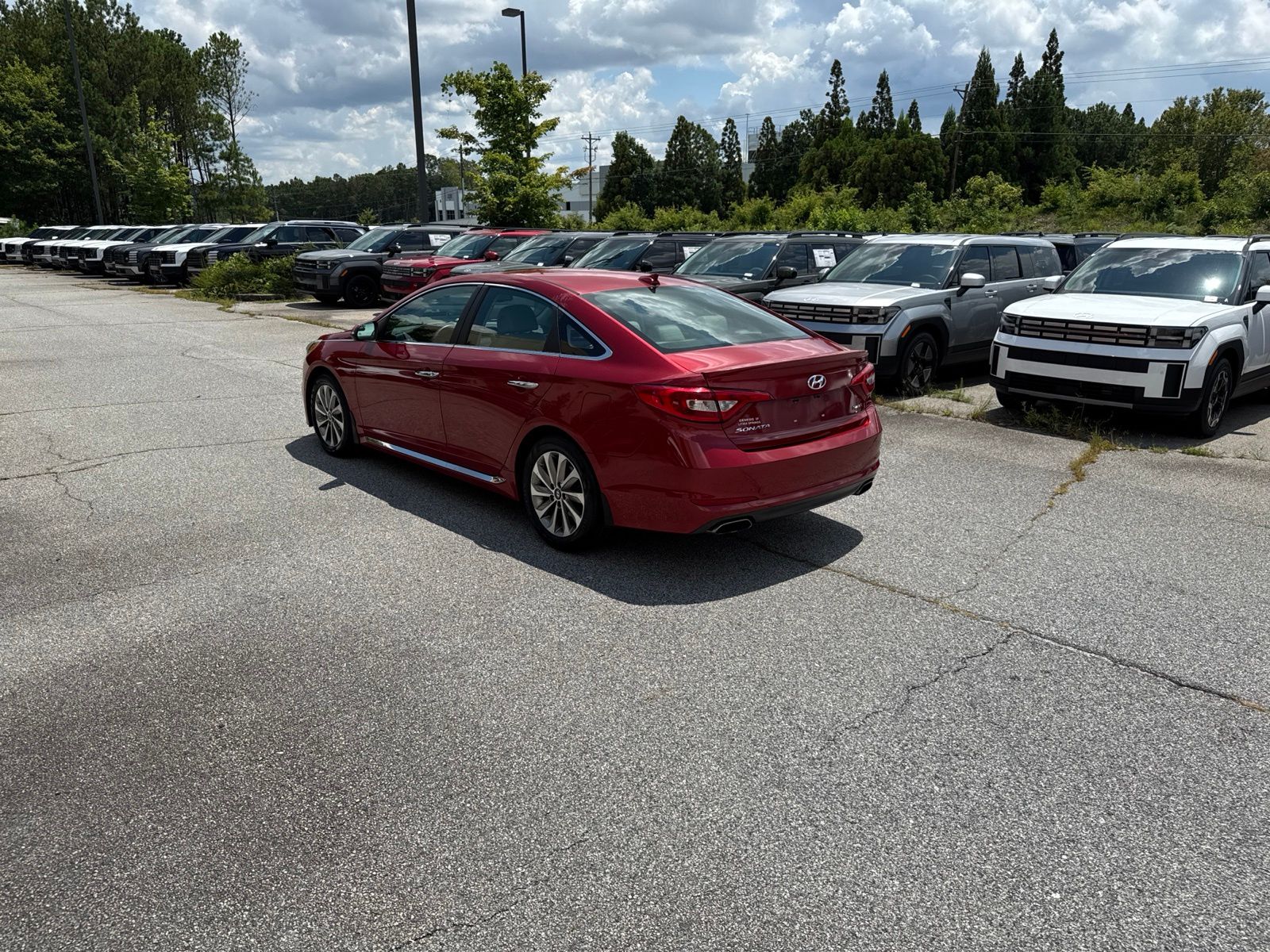 Used 2017 Red Hyundai Sport image 3