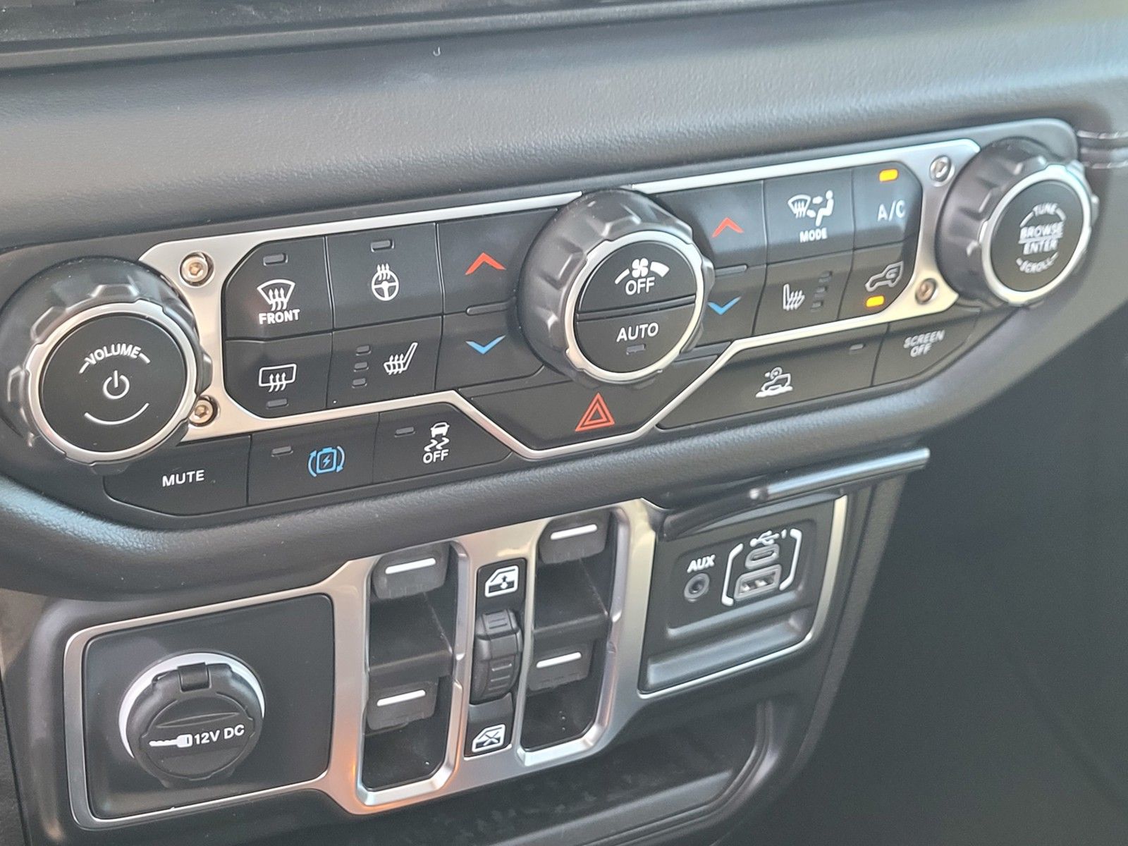 Used 2025 Red Jeep Sahara 4xe image 19