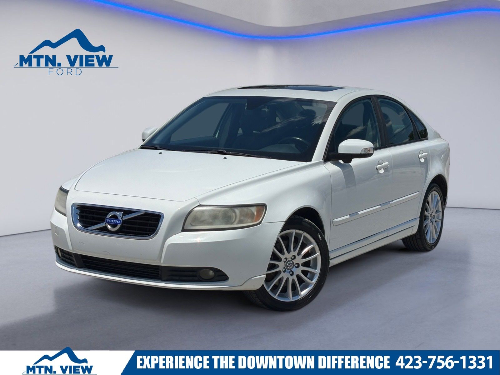 White 2011 Volvo S40 T5 Sedan Front-Wheel Drive 5-Speed Automatic