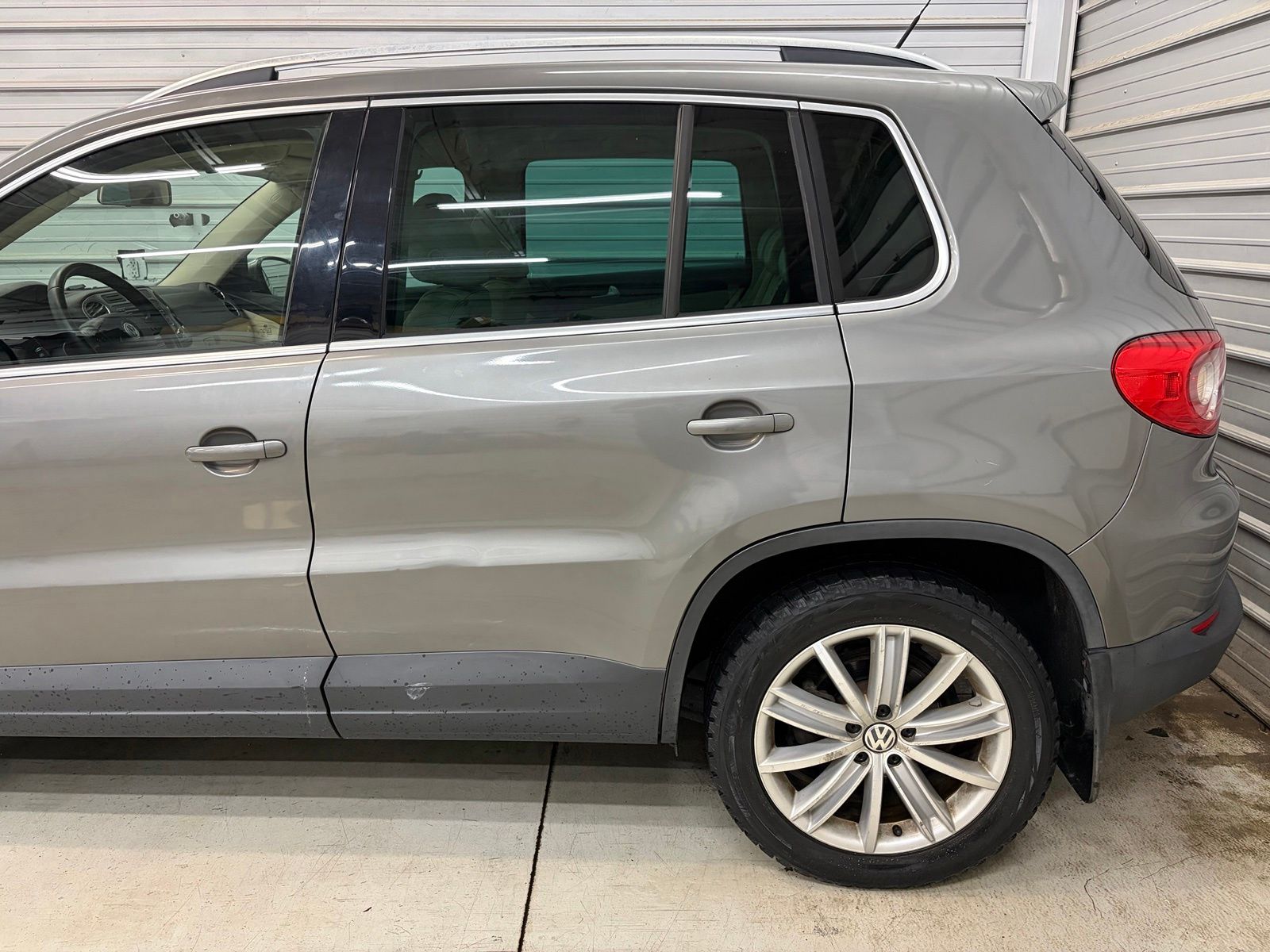 Photo 5 of 2010 Volkswagen Tiguan S