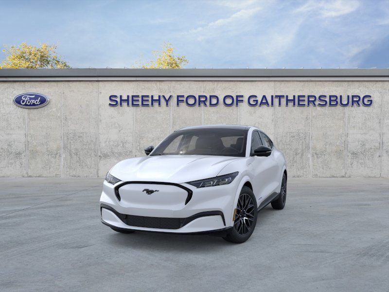 New 2025 Star White Metallic Tri-coat Ford Premium image 2