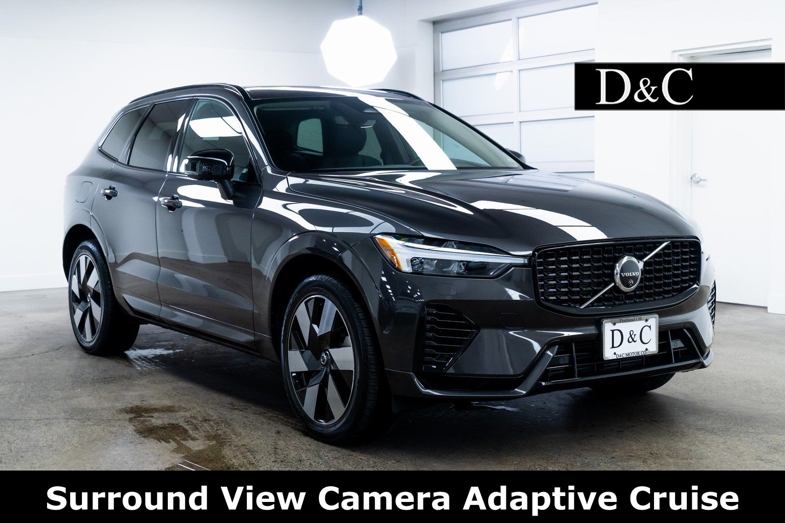 2024 Volvo XC60 Recharge T8 Plus Dark Theme eAWD