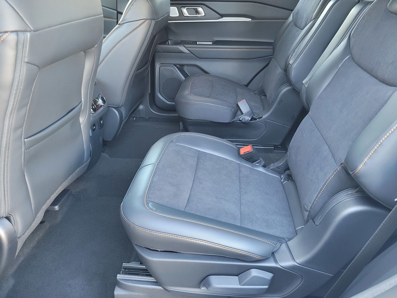 New 2026 White Ford Tremor image 7