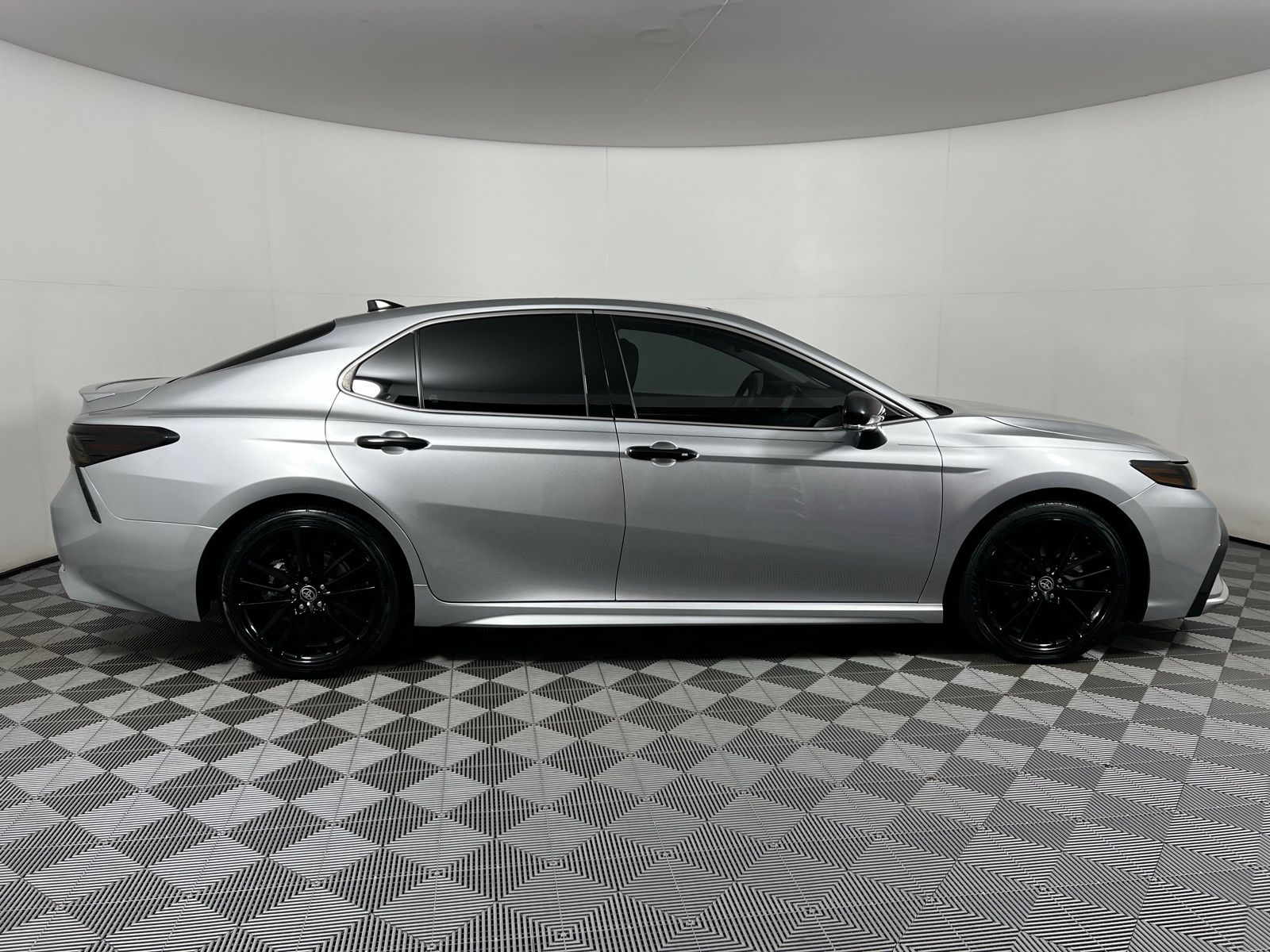 2023 Toyota Camry XSE 4