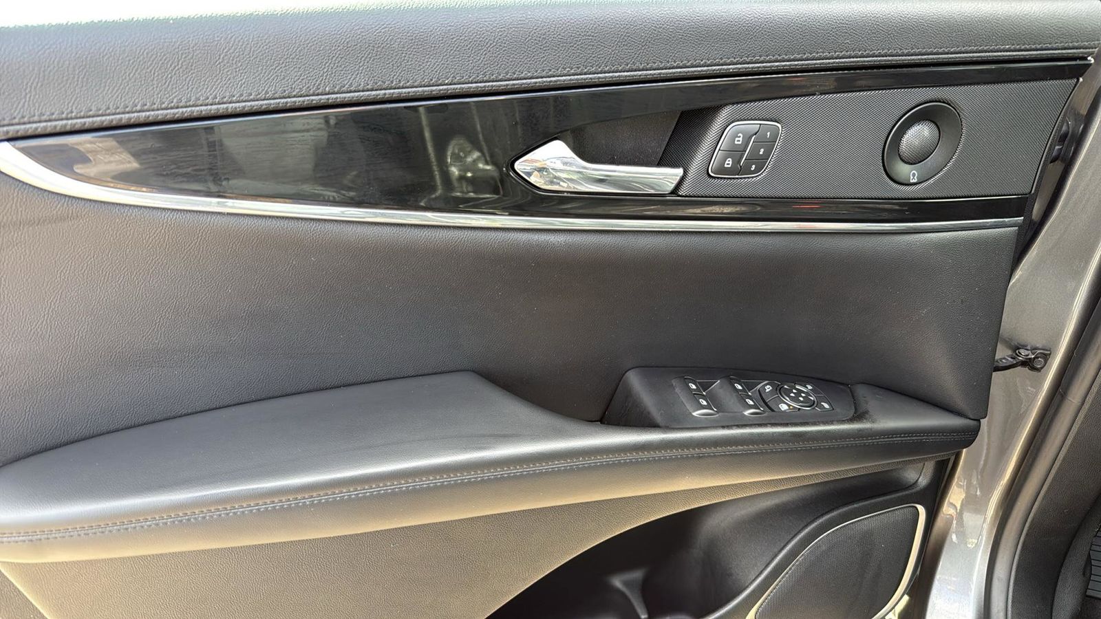 Used Car 2022 Lincoln Nautilus  Reserve For Sale Under $40,000 In Austin, Texas