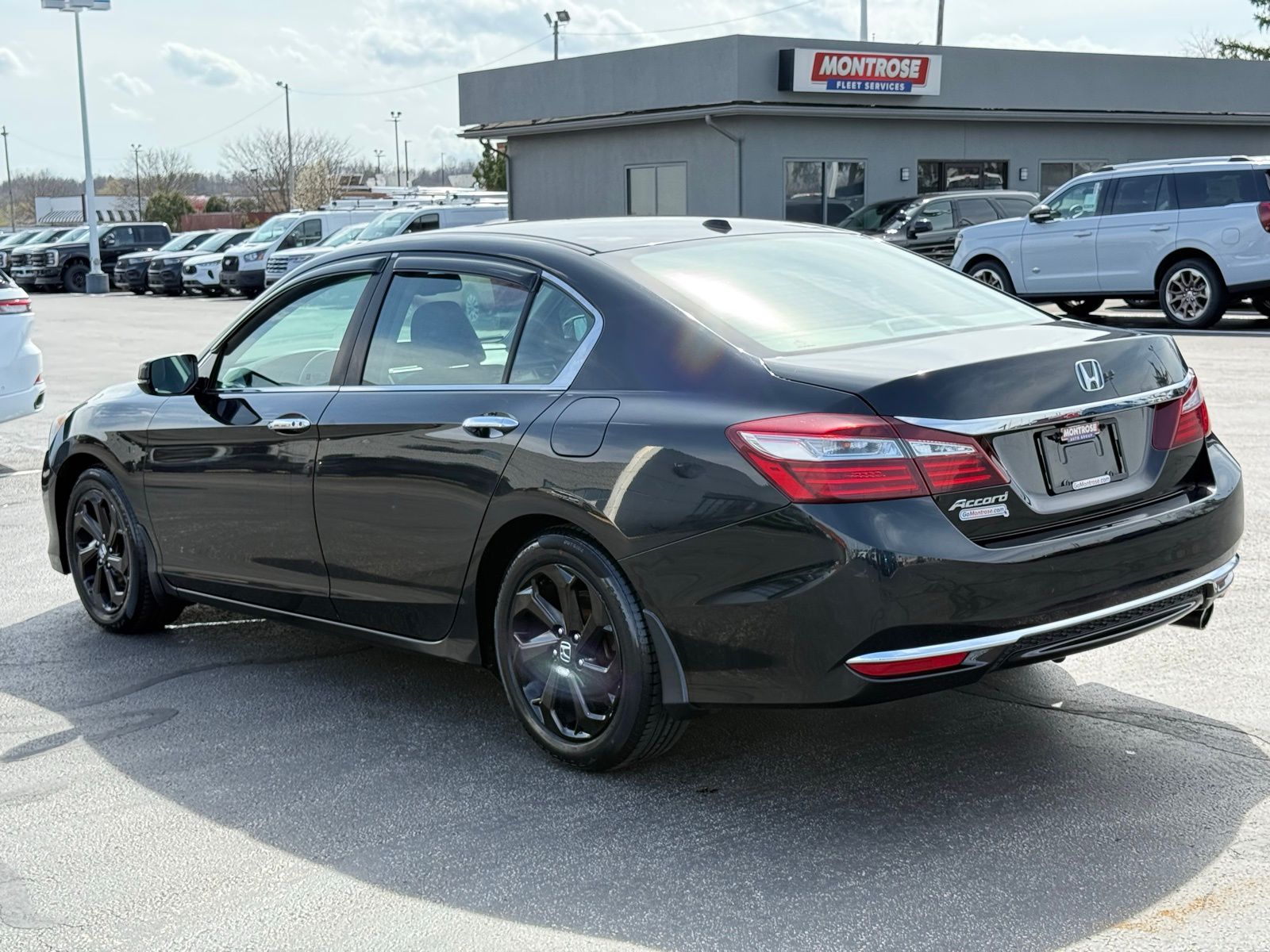 View vehicle photo 5