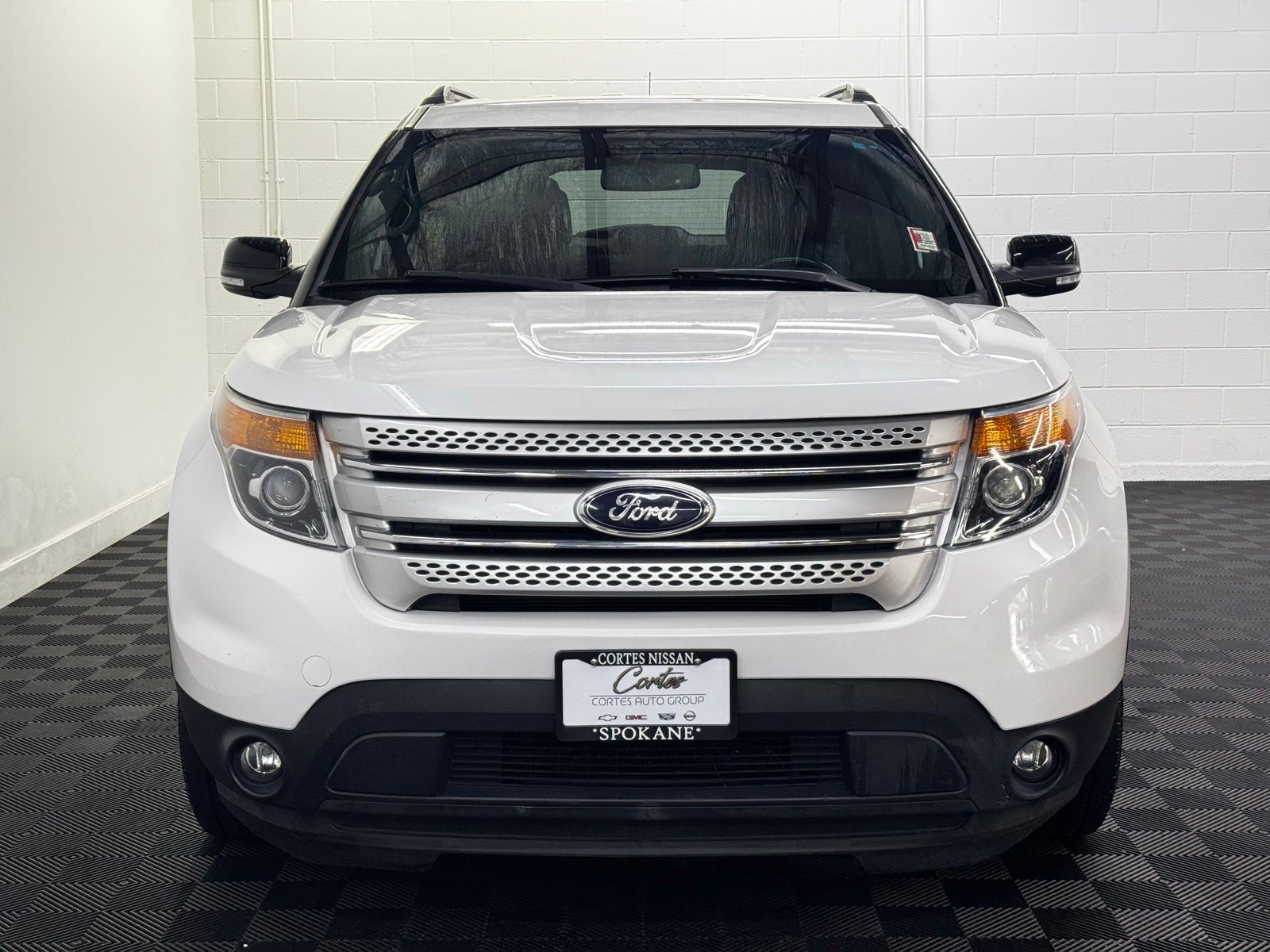 View vehicle photo 5