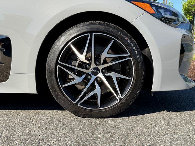 Used 2023 Ceramic White Kia GT-Line image 13