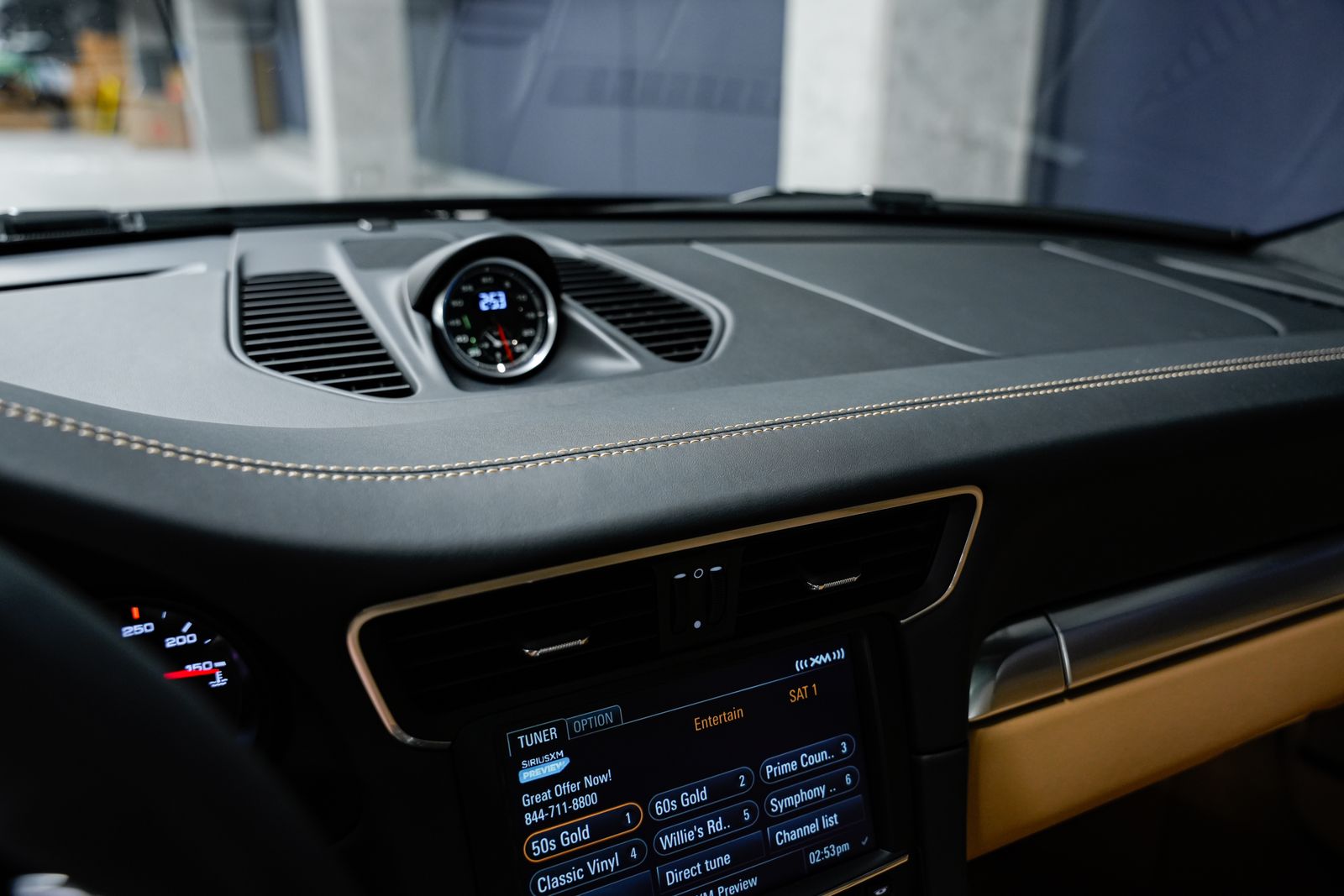 2015 Porsche 911 Carrera 4S — photo 13