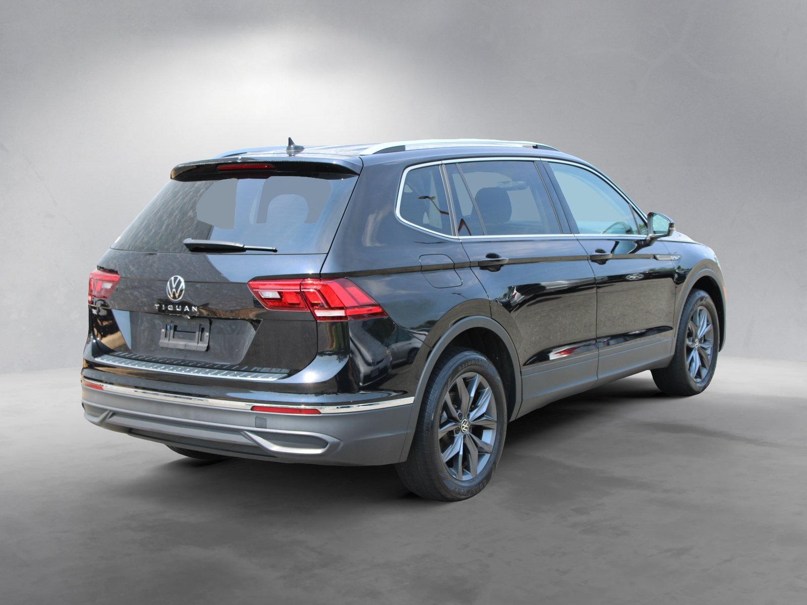 Used 2023 Black Volkswagen 2.0T SE image 12