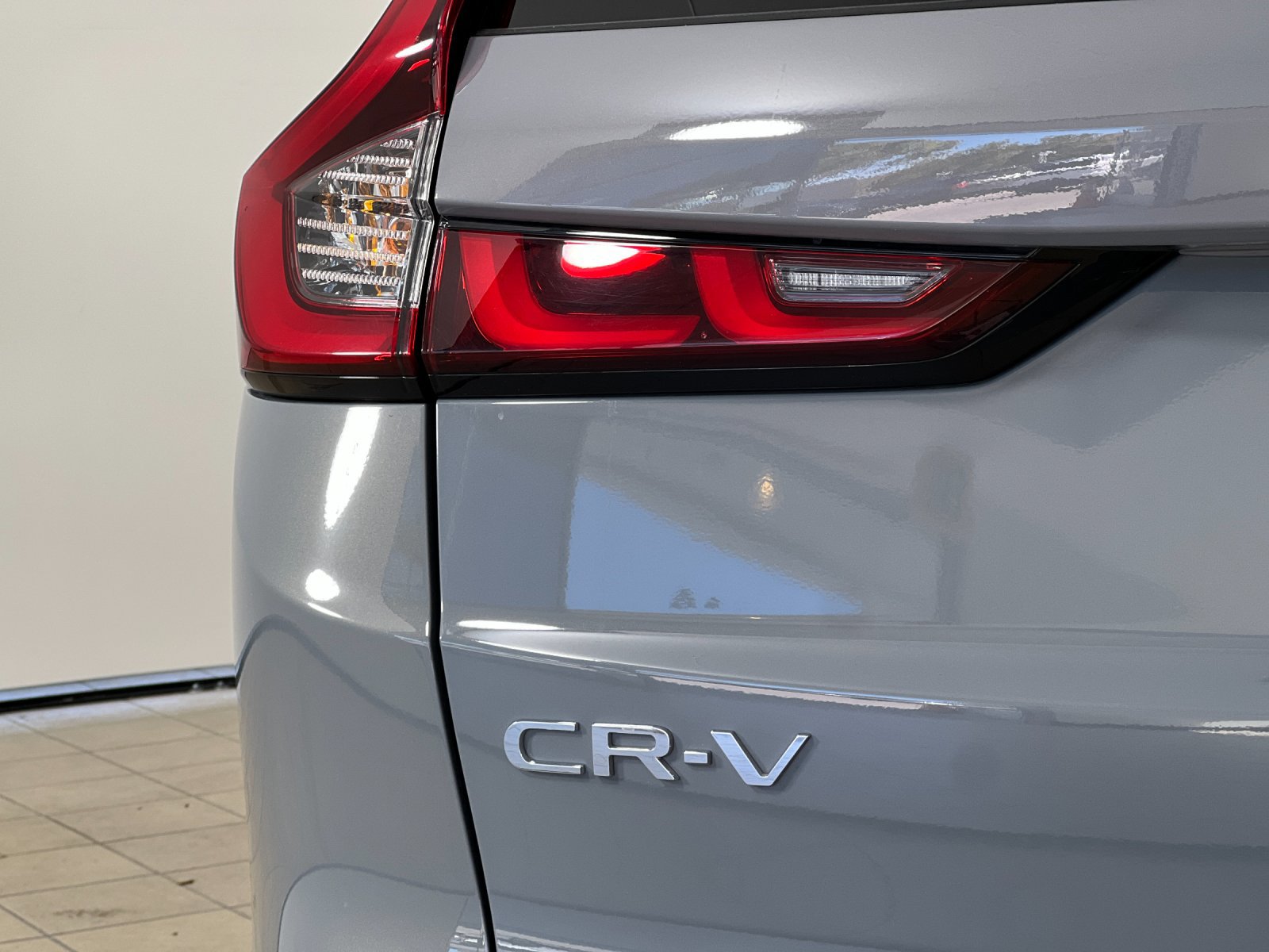 2025 Honda CR-V EX — full photo 26 of 28