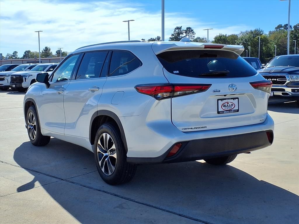 2022 Toyota Highlander XLE White at DeMontrond Mazda