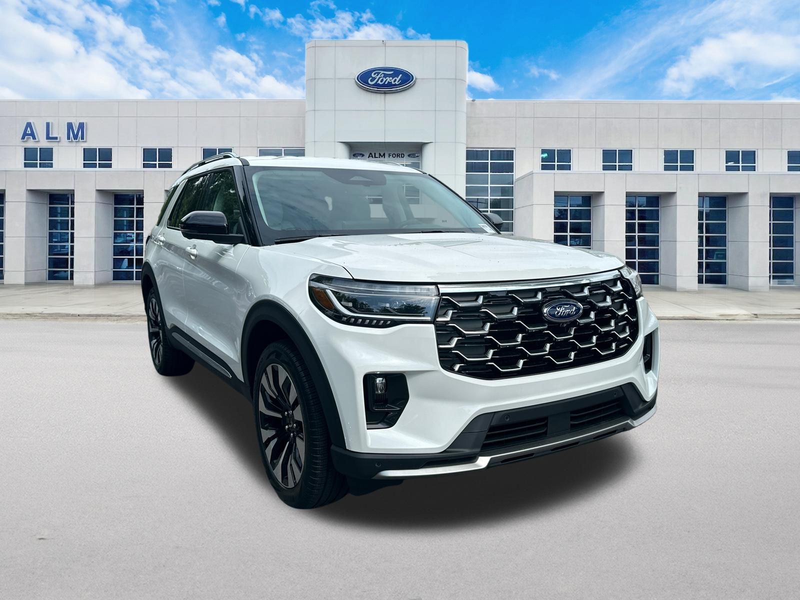 New 2026 Star White Metallic Tri-Coat Ford Platinum™ image 4