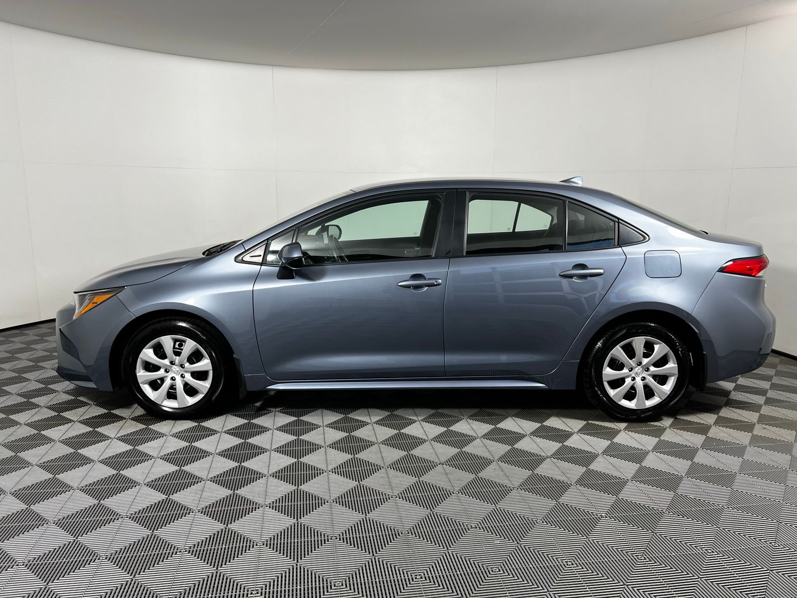 Thumbnail: 2025 Toyota Corolla - 8