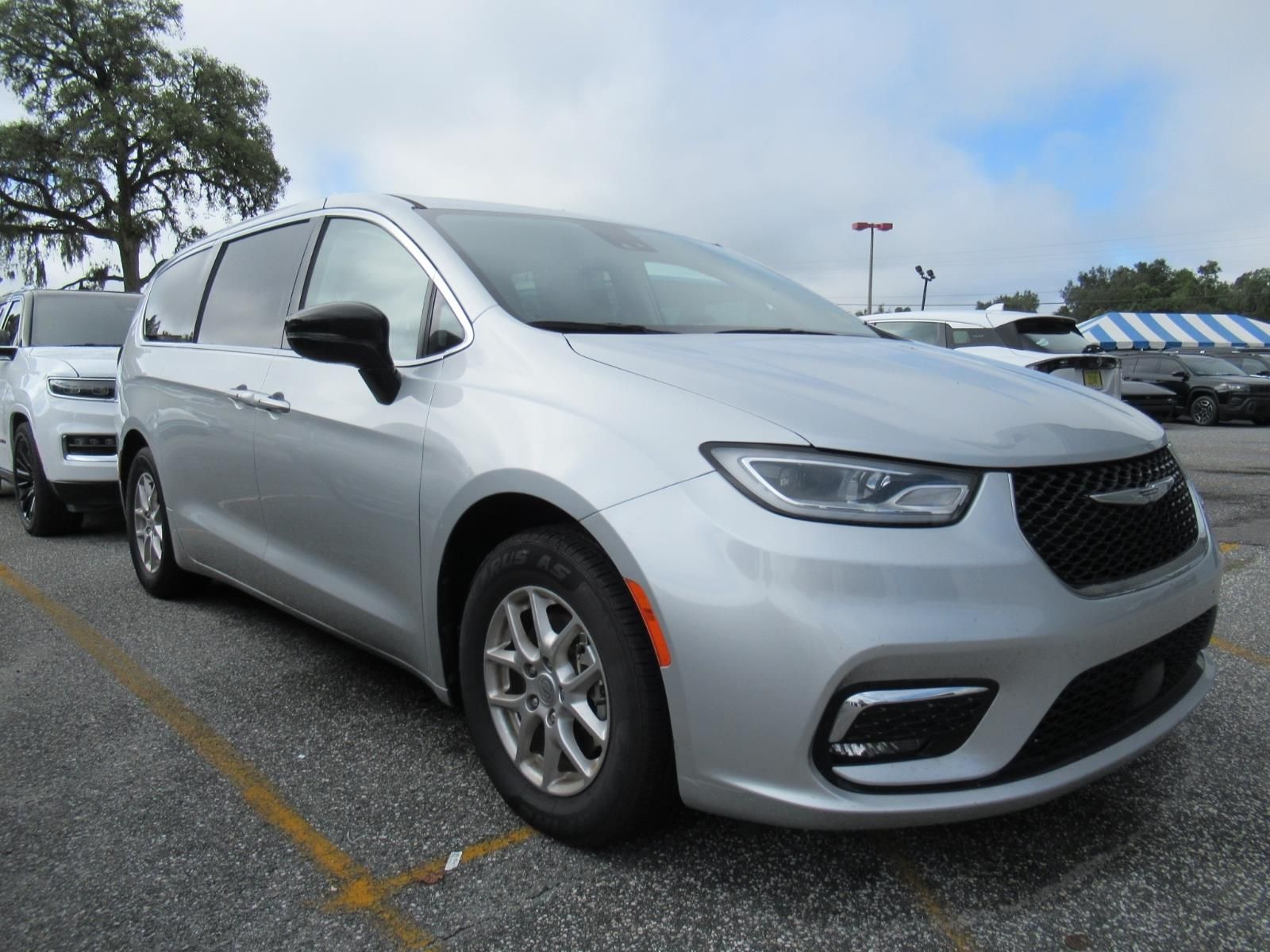 2024 Chrysler Pacifica Touring L FWD