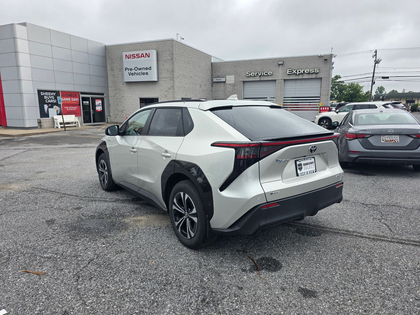Used 2025 Silver Toyota XLE image 10