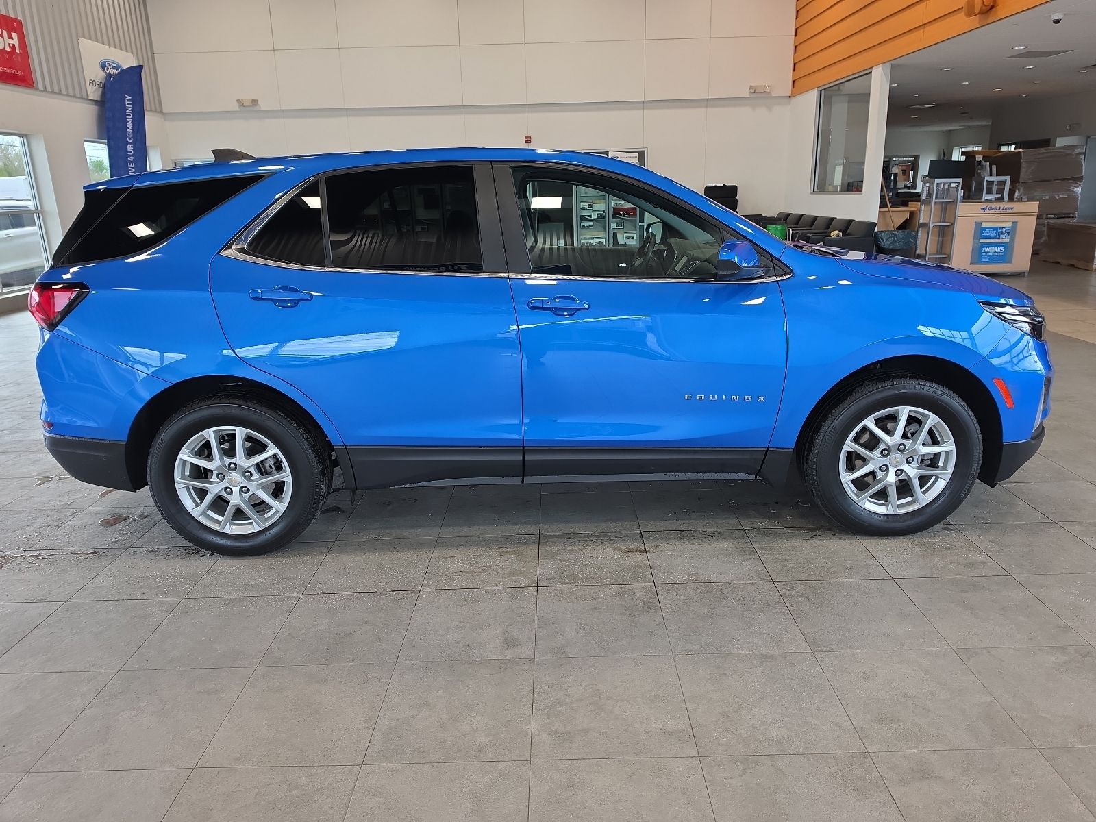 View vehicle photo 7