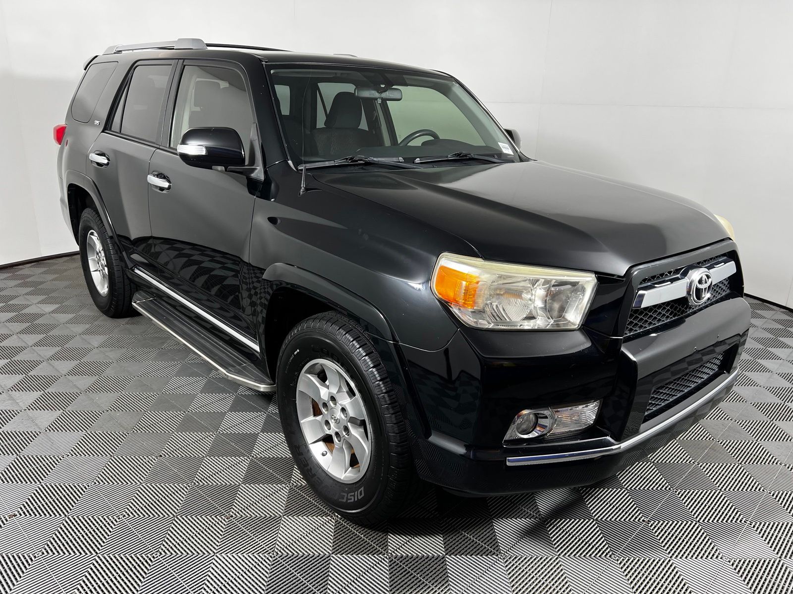 Thumbnail: 2012 Toyota 4Runner - 3