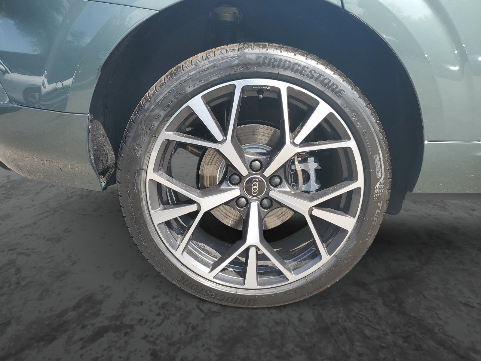 Vehicle photo