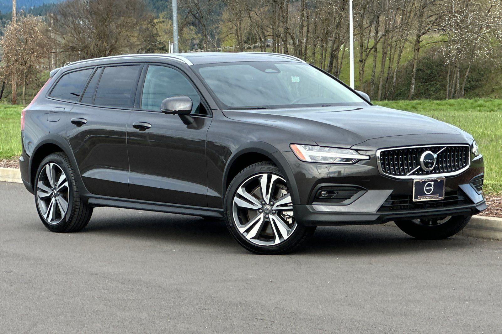 2025 Volvo V60 Cross Country B5 Plus AWD