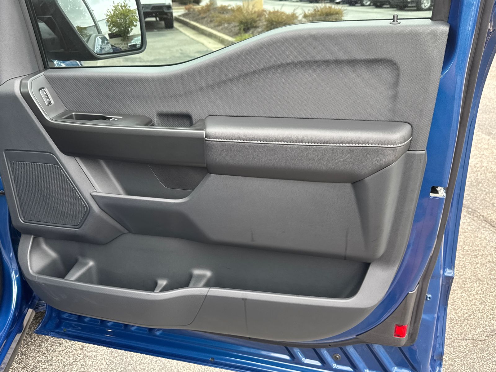 2025 Ford F-150 STX photo 14