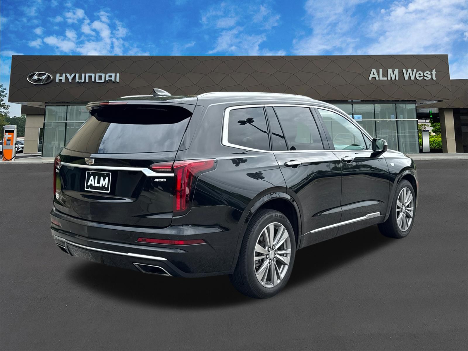 Used 2022 Black Cadillac Premium Luxury image 5