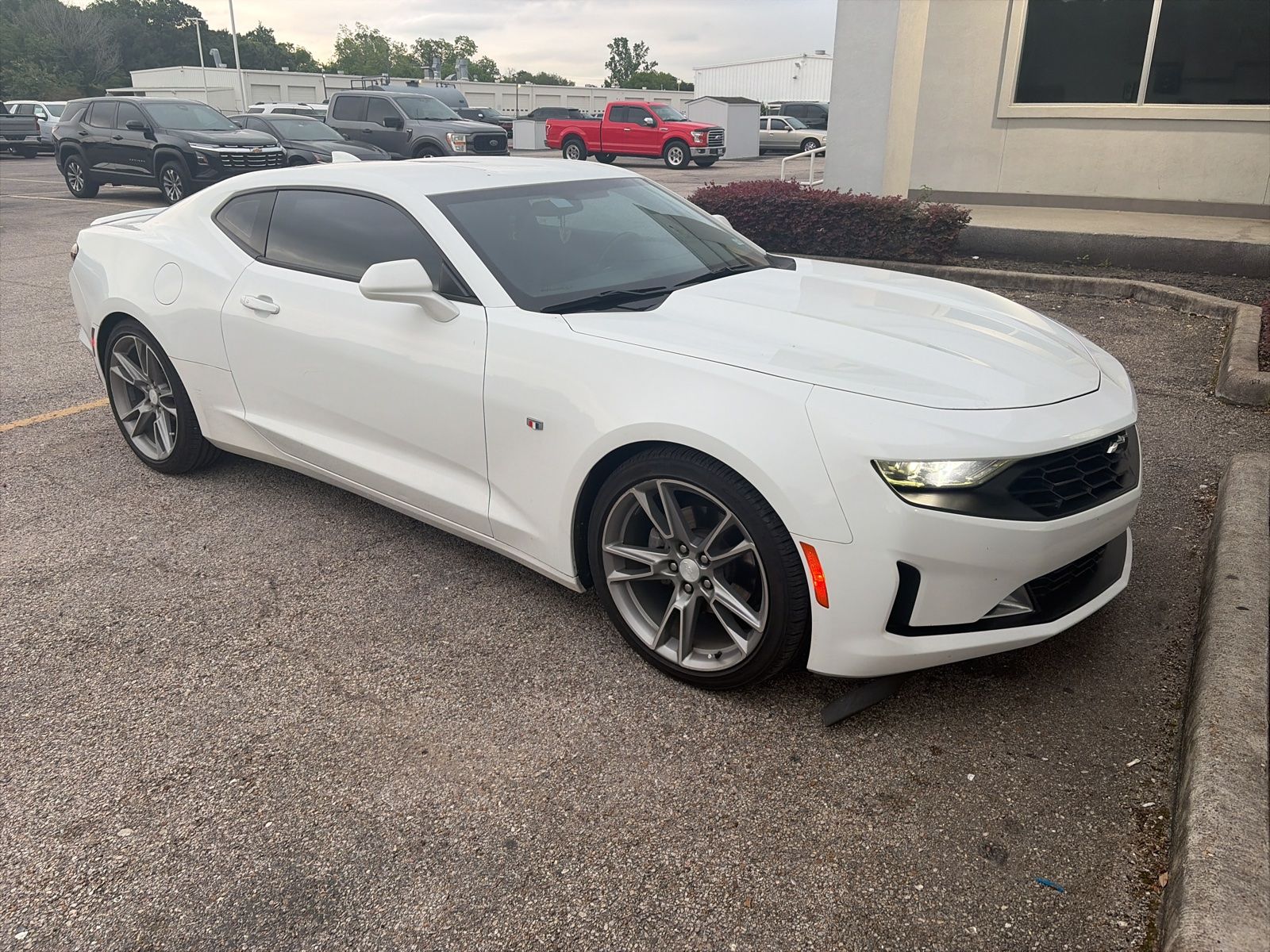 Summit White 2019 Chevrolet Camaro 1LT Coupe RWD Coupe Rear-Wheel Drive 8-Speed Automatic