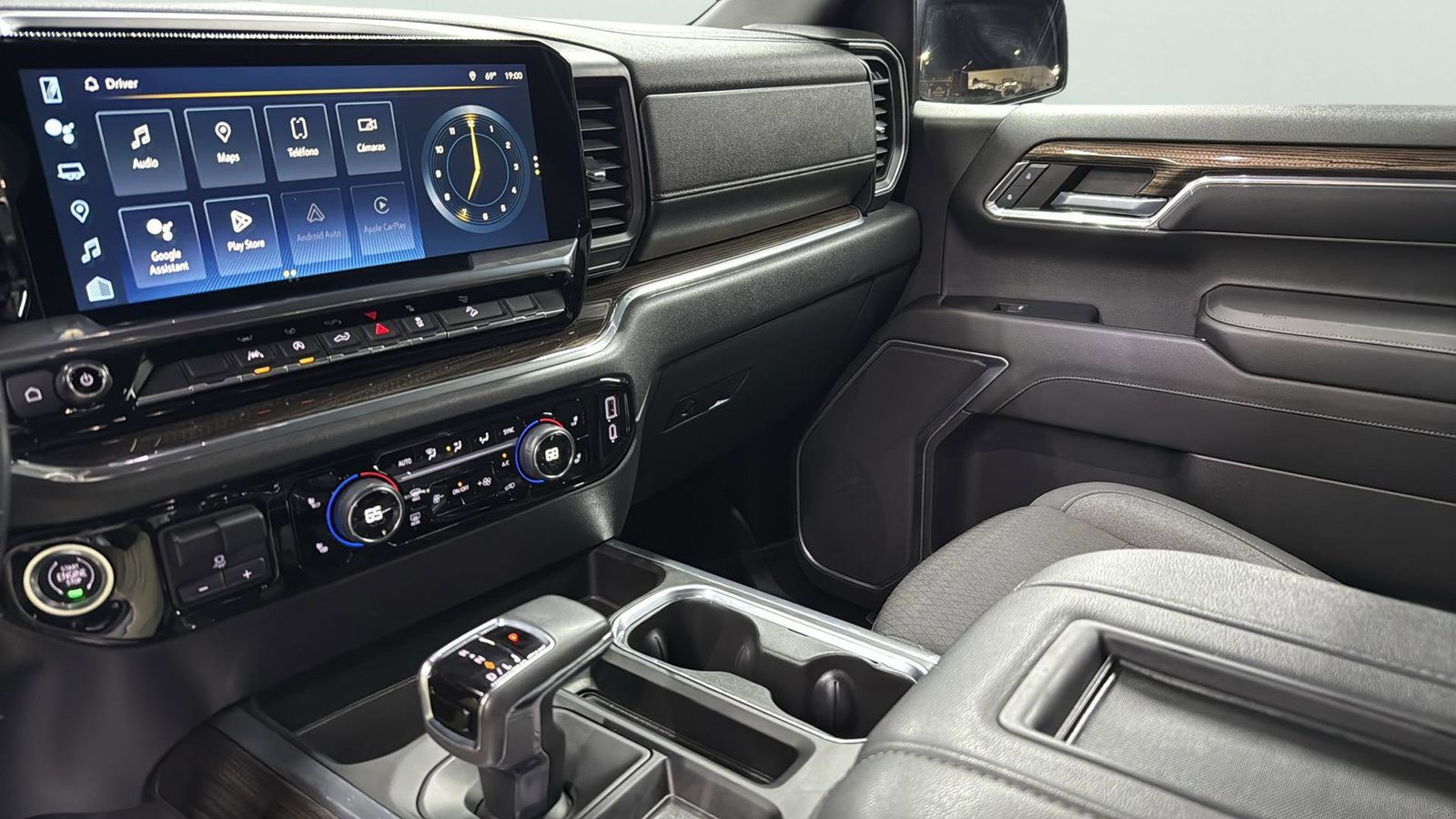 Used Car 2022 Chevrolet Silverado 1500  Lt Trail Boss For Sale Under $50,000 In Austin, Texas