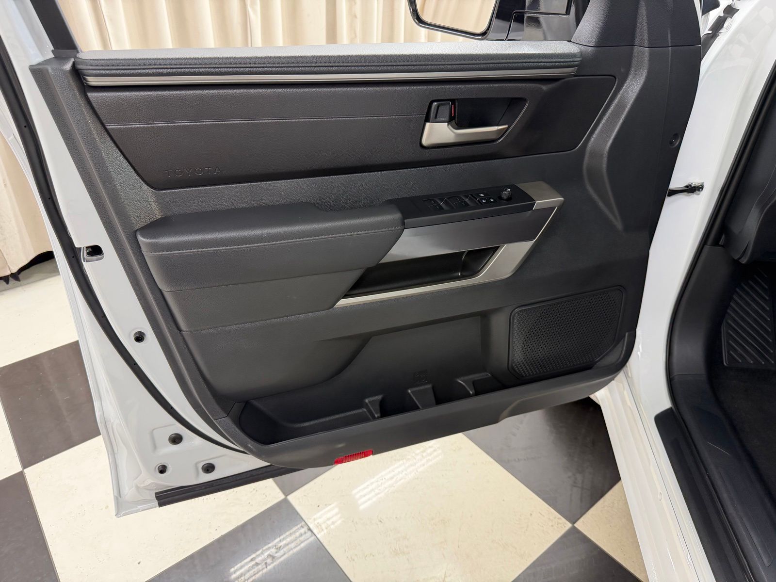 Used 2025 White Toyota SR5 image 19