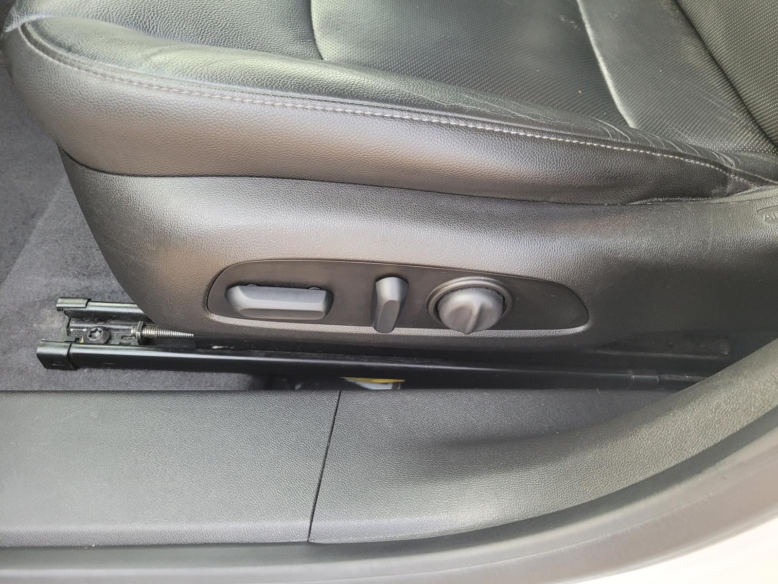 used 2018 Chevrolet Malibu car, priced at $16,900