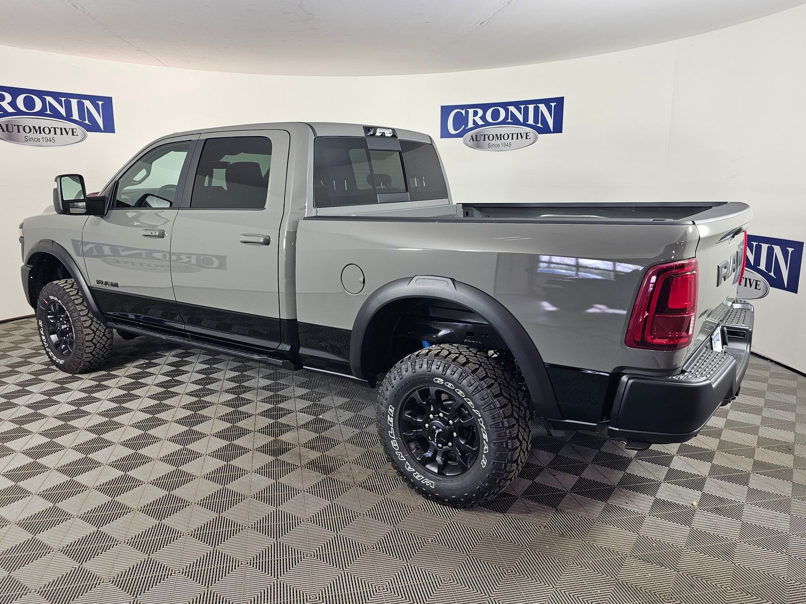 View vehicle photo 3