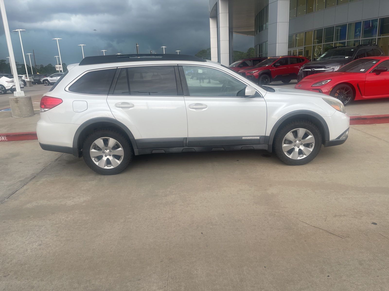 Satin White Pearl 2010 Subaru Outback 3.6R Limited Wagon All-Wheel Drive 5-Speed Automatic