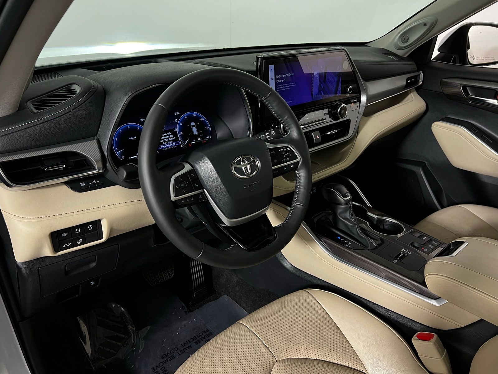 Thumbnail: 2024 Toyota Highlander - 12