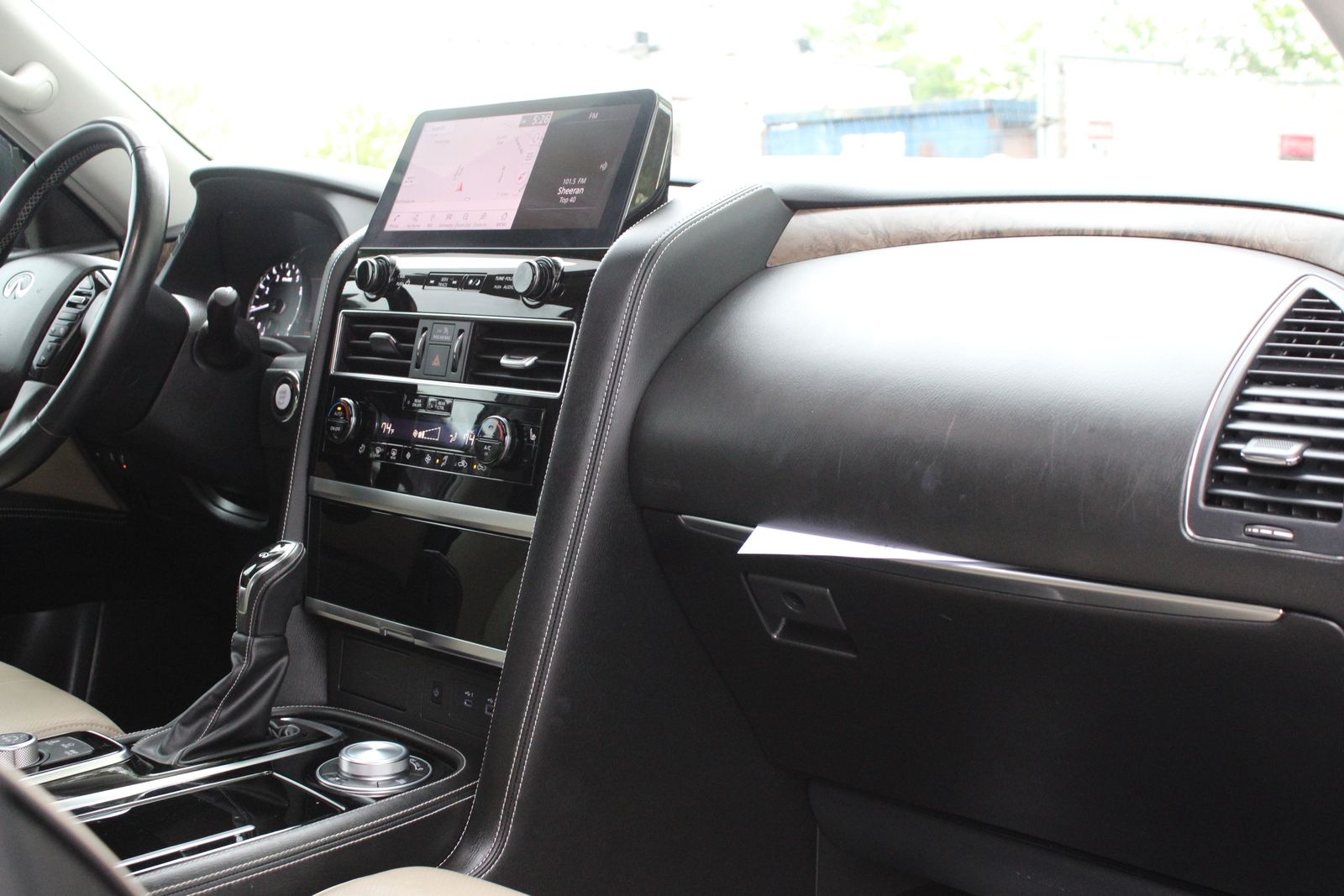 Used 2024 Gray INFINITI Premium Select image 15