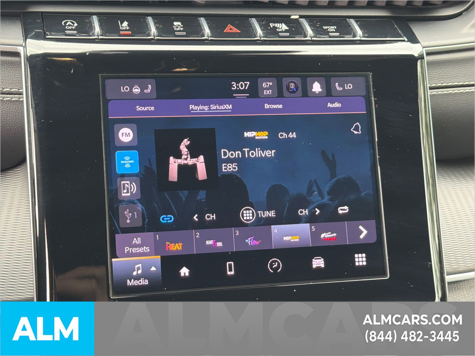 Used 2025 Red Jeep Altitude image 33