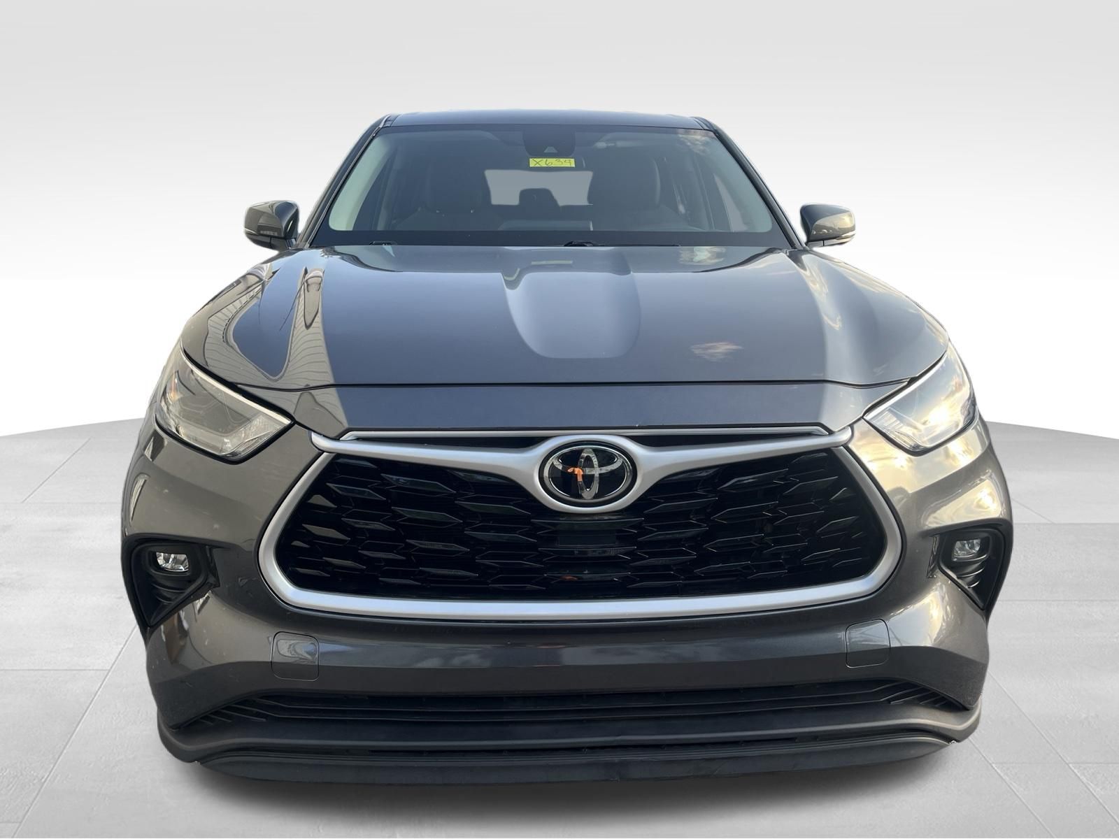 Used Car 2023 Toyota Highlander  Le For Sale Under $30,000 In Austin, Texas