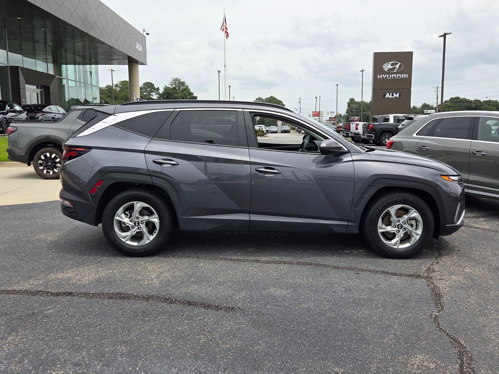 Used 2024 Gray Hyundai SEL image 13