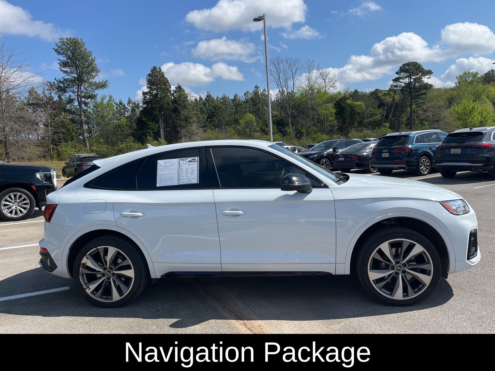 View vehicle photo 4