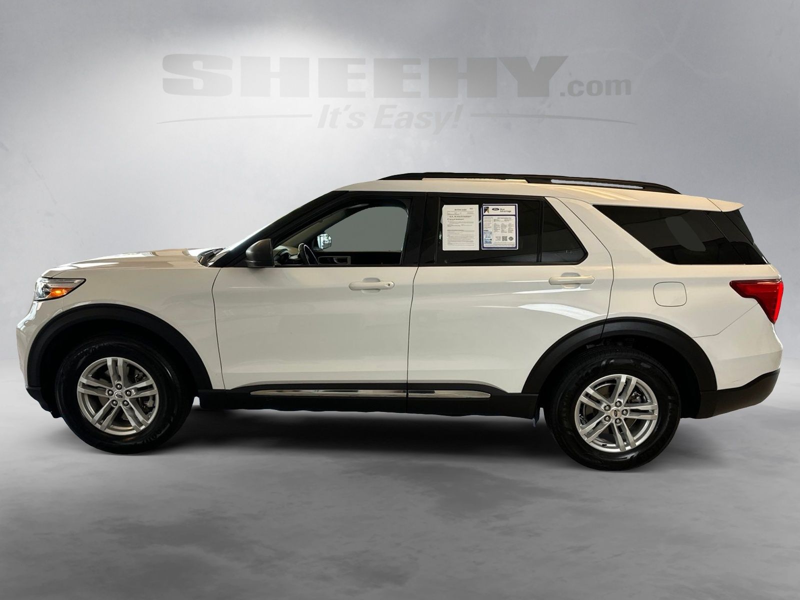Certified Used 2022 Oxford White Ford XLT image 16