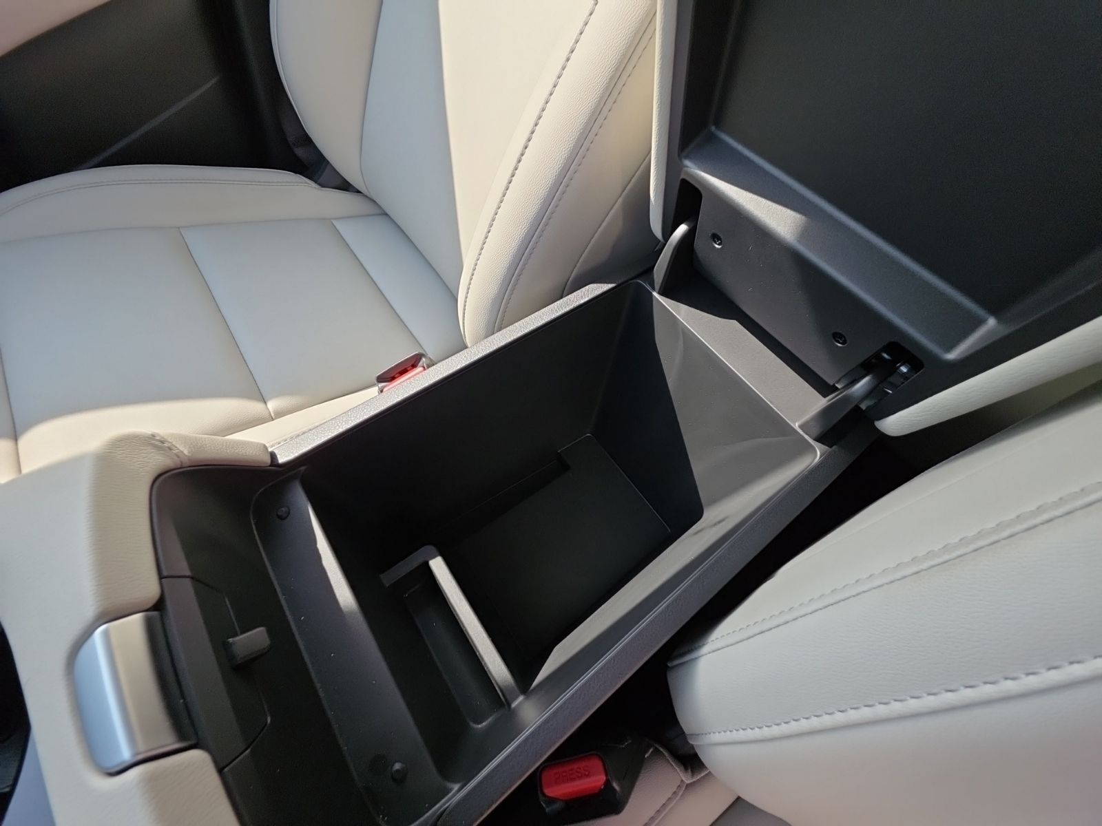 Used 2025 White Nissan SL image 37