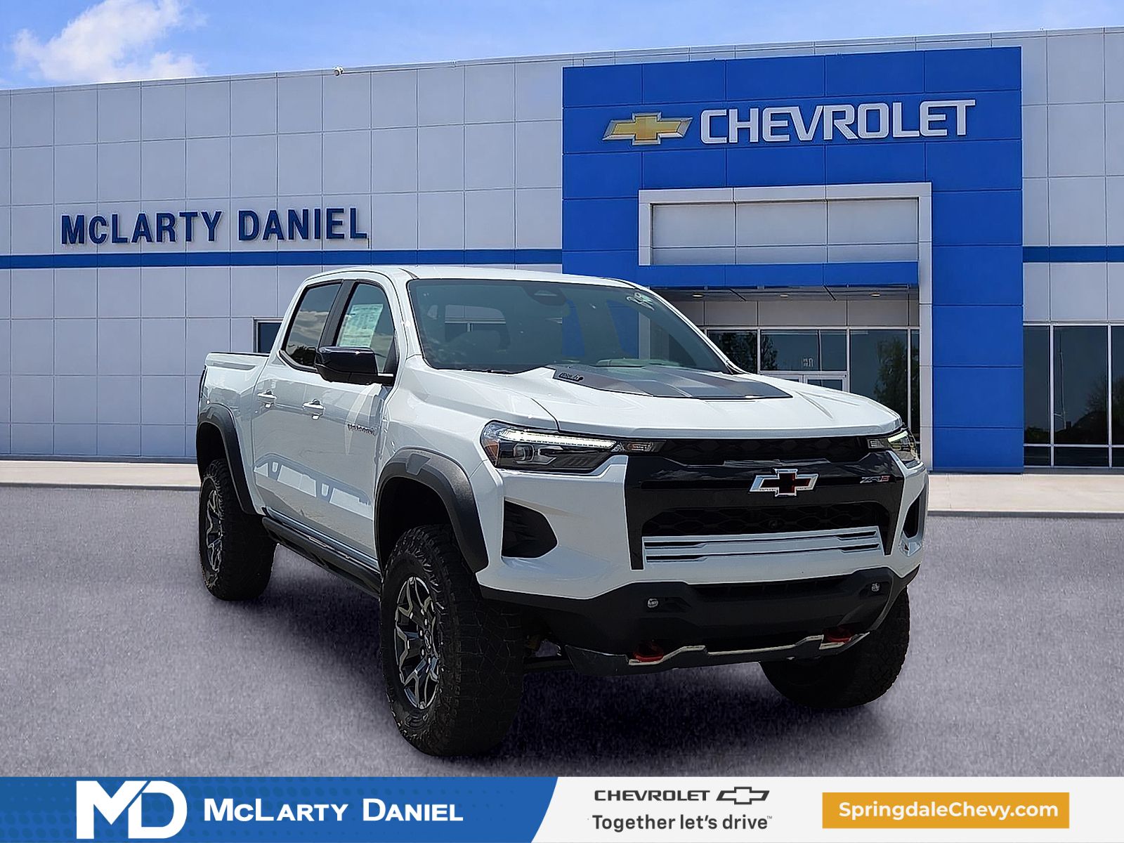 Summit White 2026 Chevrolet Colorado Pickup Truck Four-Wheel Drive 8-Speed Automatic