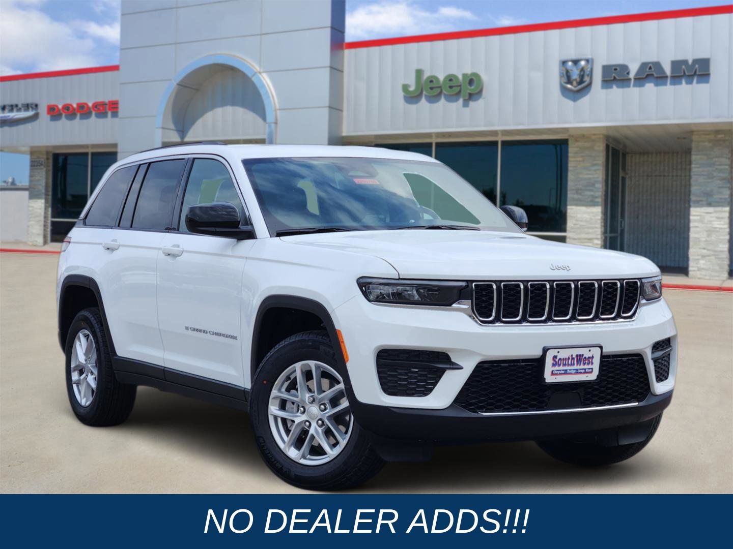 Bright White Clearcoat 2025 Jeep Grand Cherokee Laredo X RWD SUV / Crossover 4X2 8-Speed Automatic