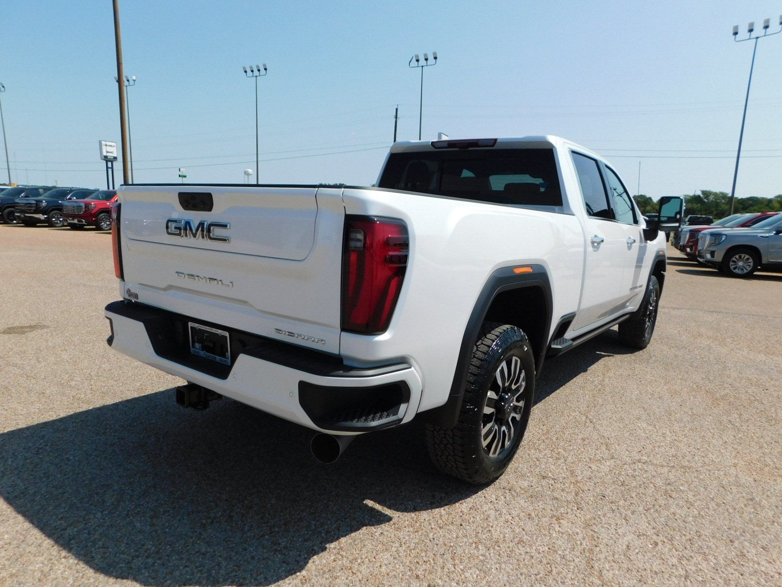 2025 GMC Sierra 2500HD Denali Ultimate 2