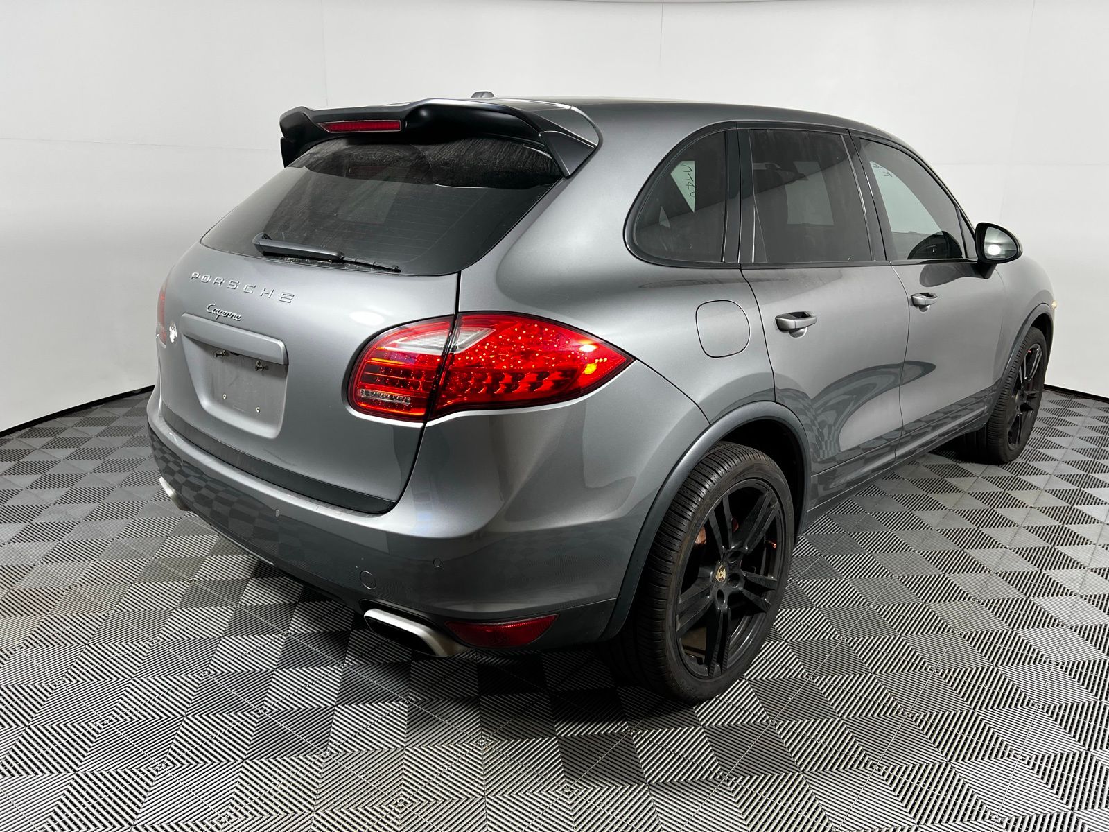 Thumbnail: 2012 Porsche Cayenne - 5