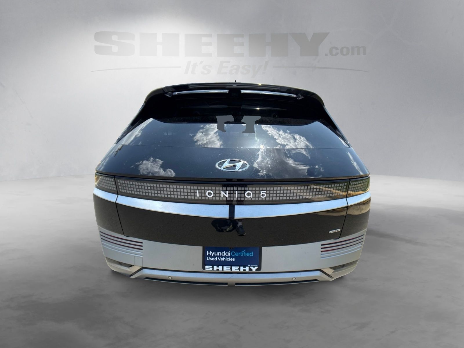 Used 2024 Black Hyundai Limited image 16