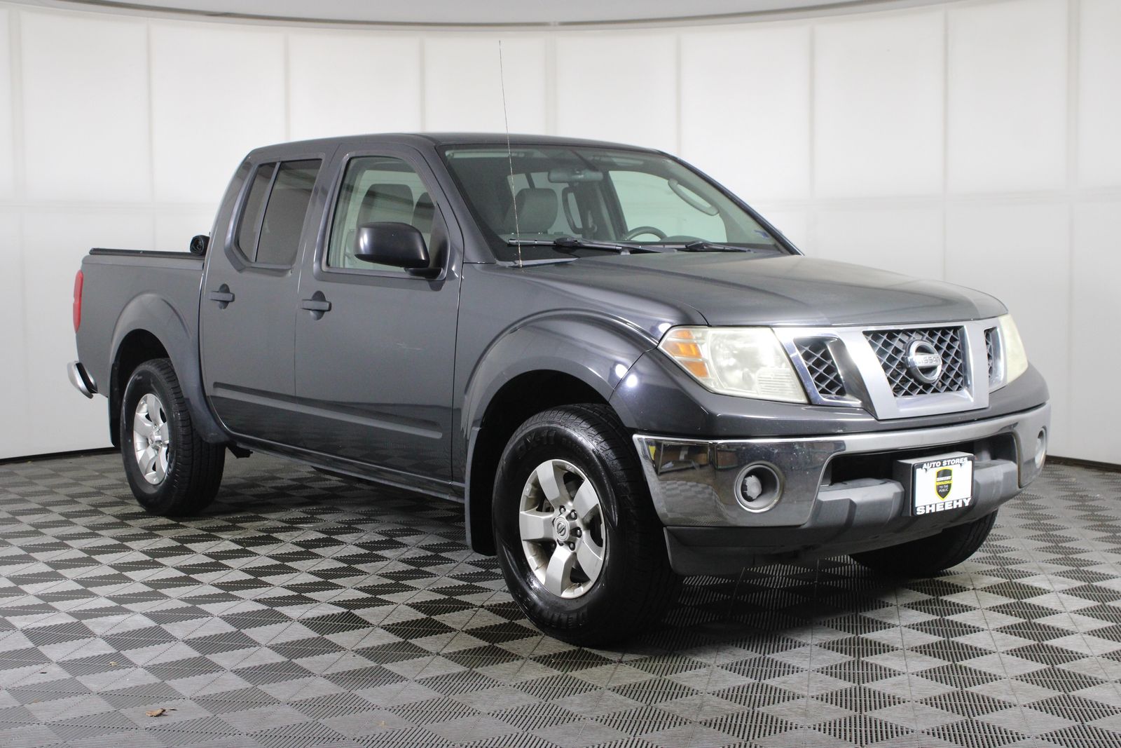Night Armor 2010 Nissan Frontier Pickup Truck Four-Wheel Drive 5-Speed Automatic Overdrive