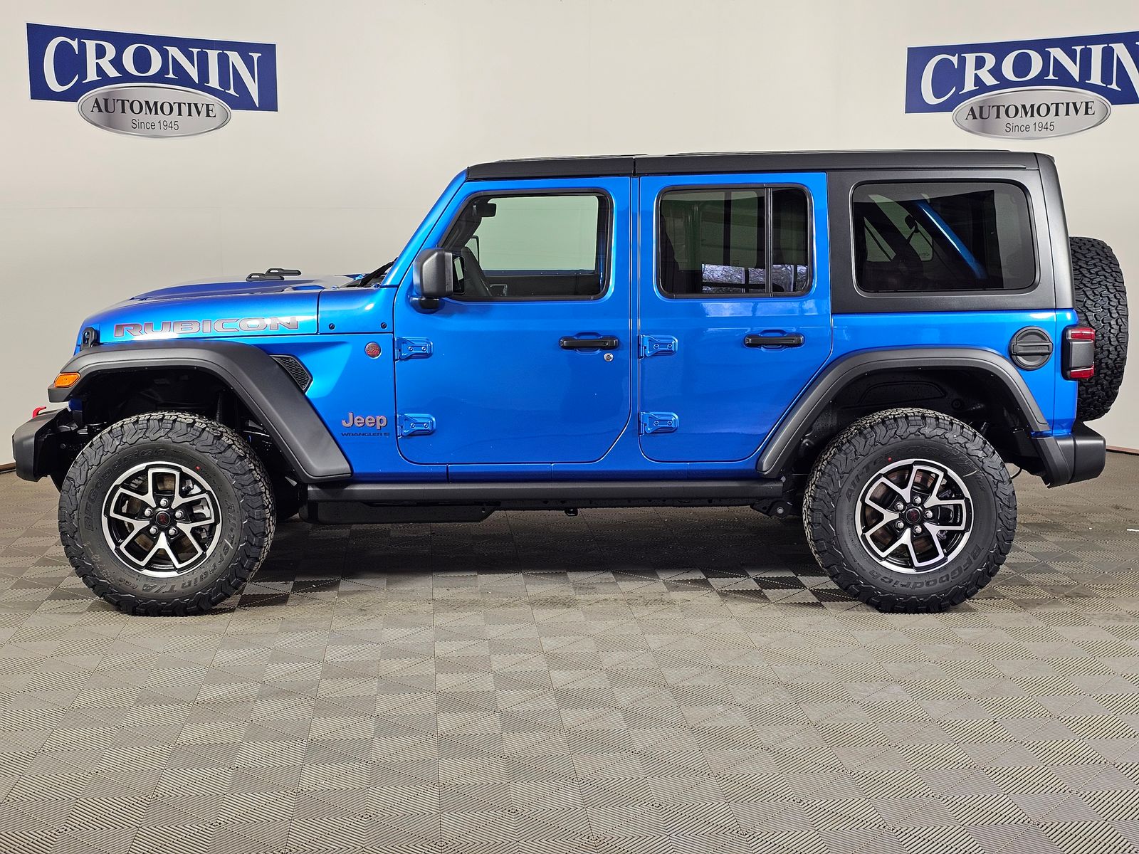 View vehicle photo 2