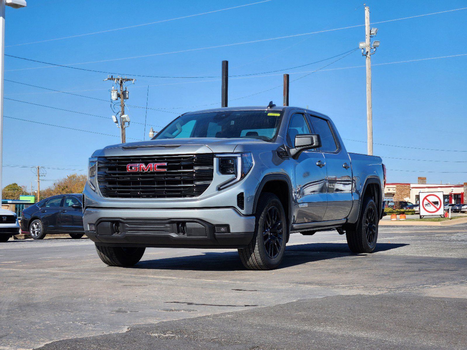 2025 GMC Sierra 1500 Elevation 2