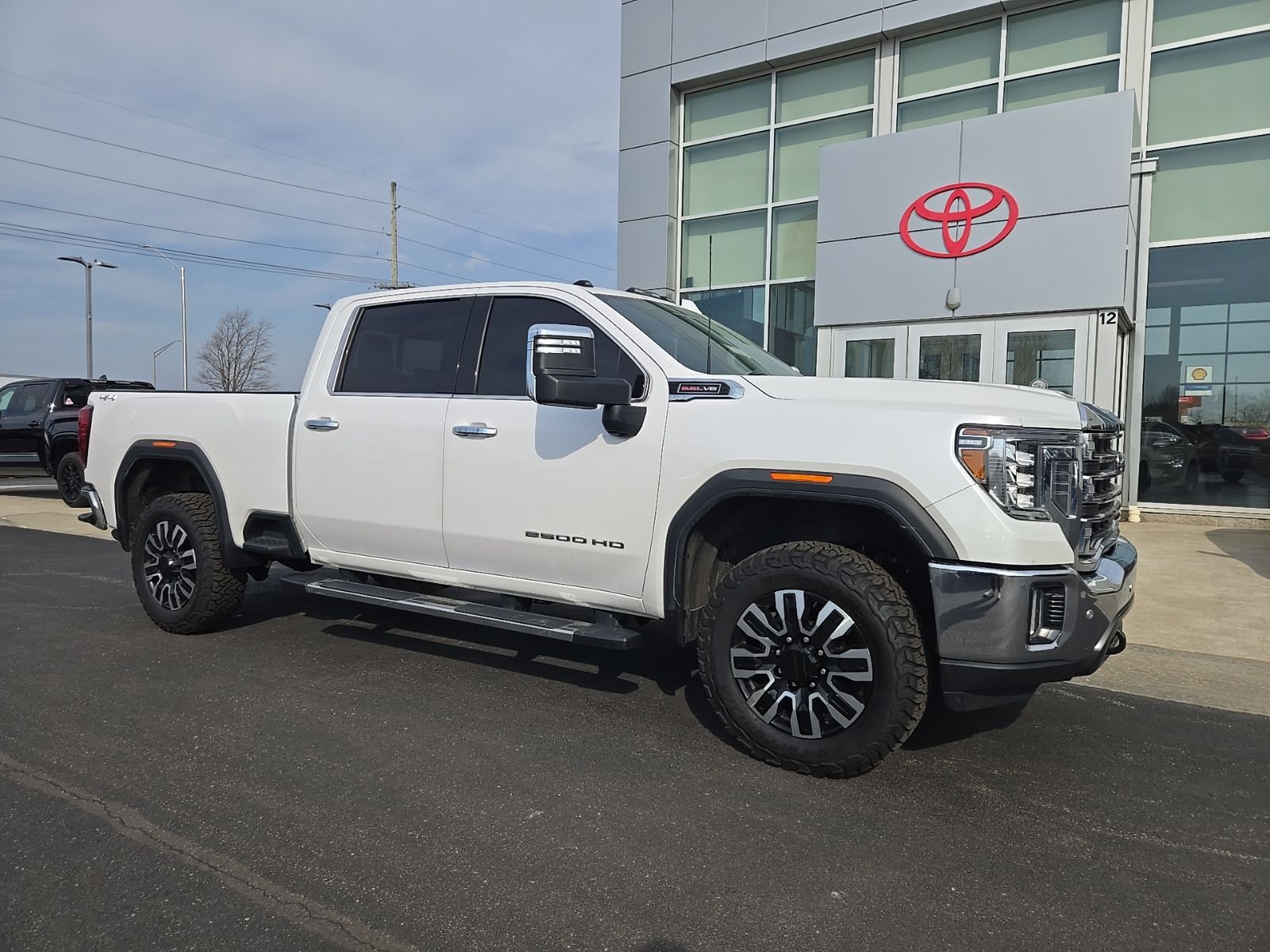 White Frost Tricoat 2021 GMC Sierra 2500HD SLT Crew Cab 4WD Pickup Truck Four-Wheel Drive 6-Speed Automatic